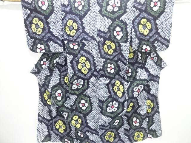 有松鳴海本絞り　花亀甲模様着物